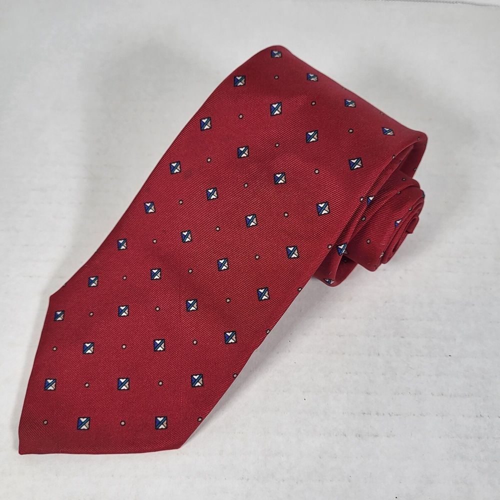 Christian Dior Men's Red Diamond Shape Pattern Tie All Silk Made in the USA 56x3